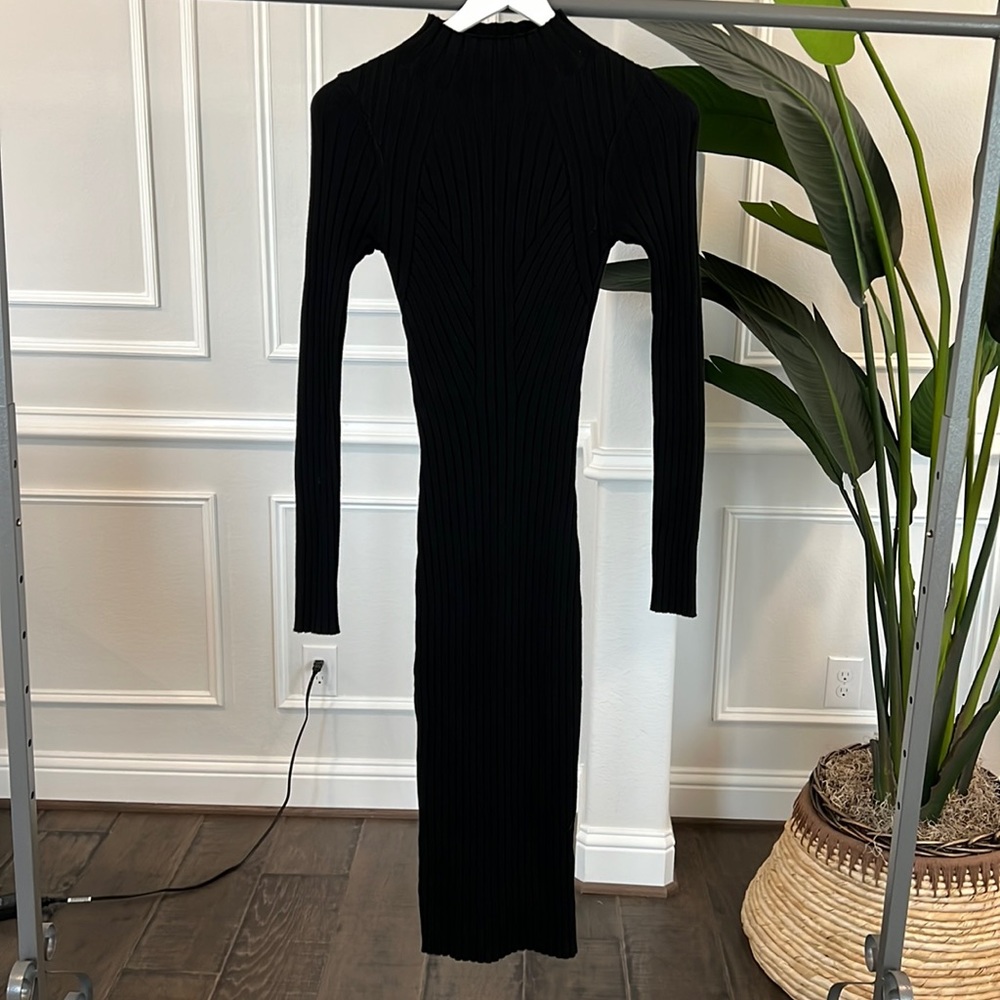 NWOT HERA BLACK DRESS SIZE M